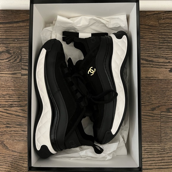 CHANEL
**SOLD** Velvet Calfskin Mixed Fibers CC Sneakers Black 36 - Picture 14 of 15